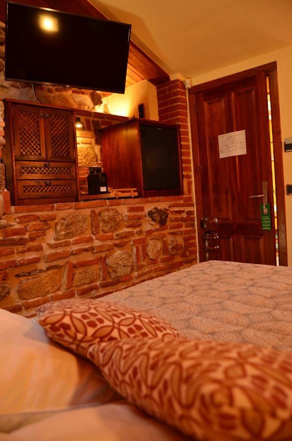Hotel La Beltraneja Buitrago del Lozoya Exterior foto